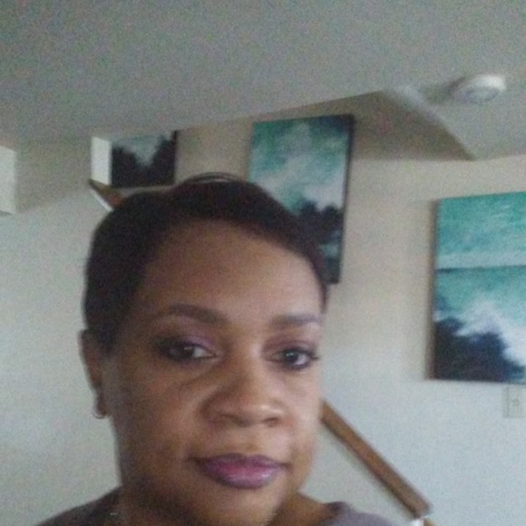 Meet your Posher, Stacye - Picture 1 of 1